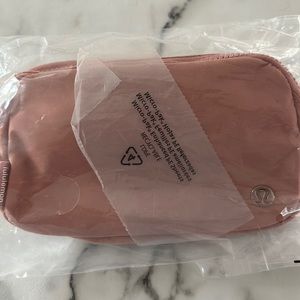 Everywhere Belt Bag 1L Pink Pastel